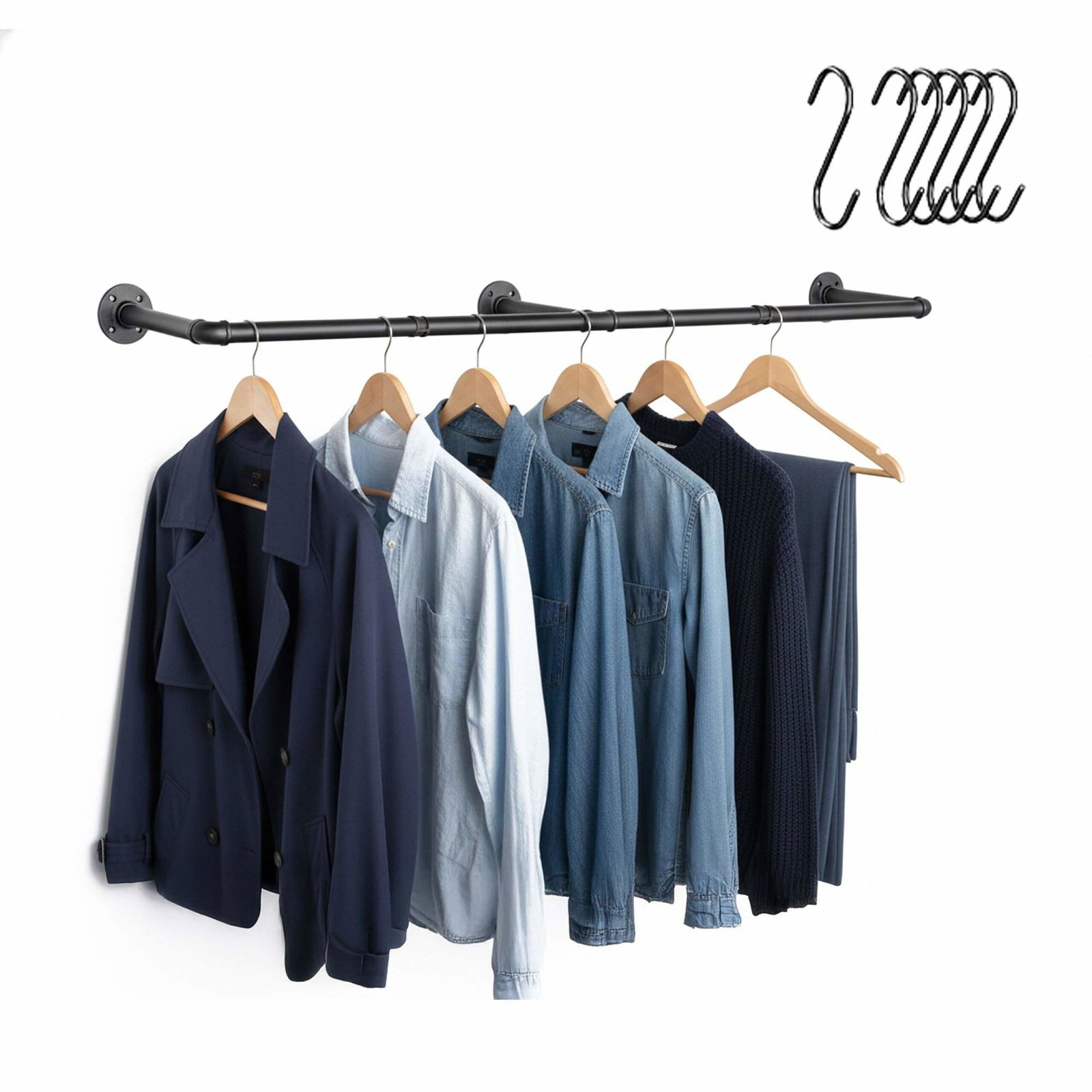 Veggmontert industriell klesstang med S-kroker