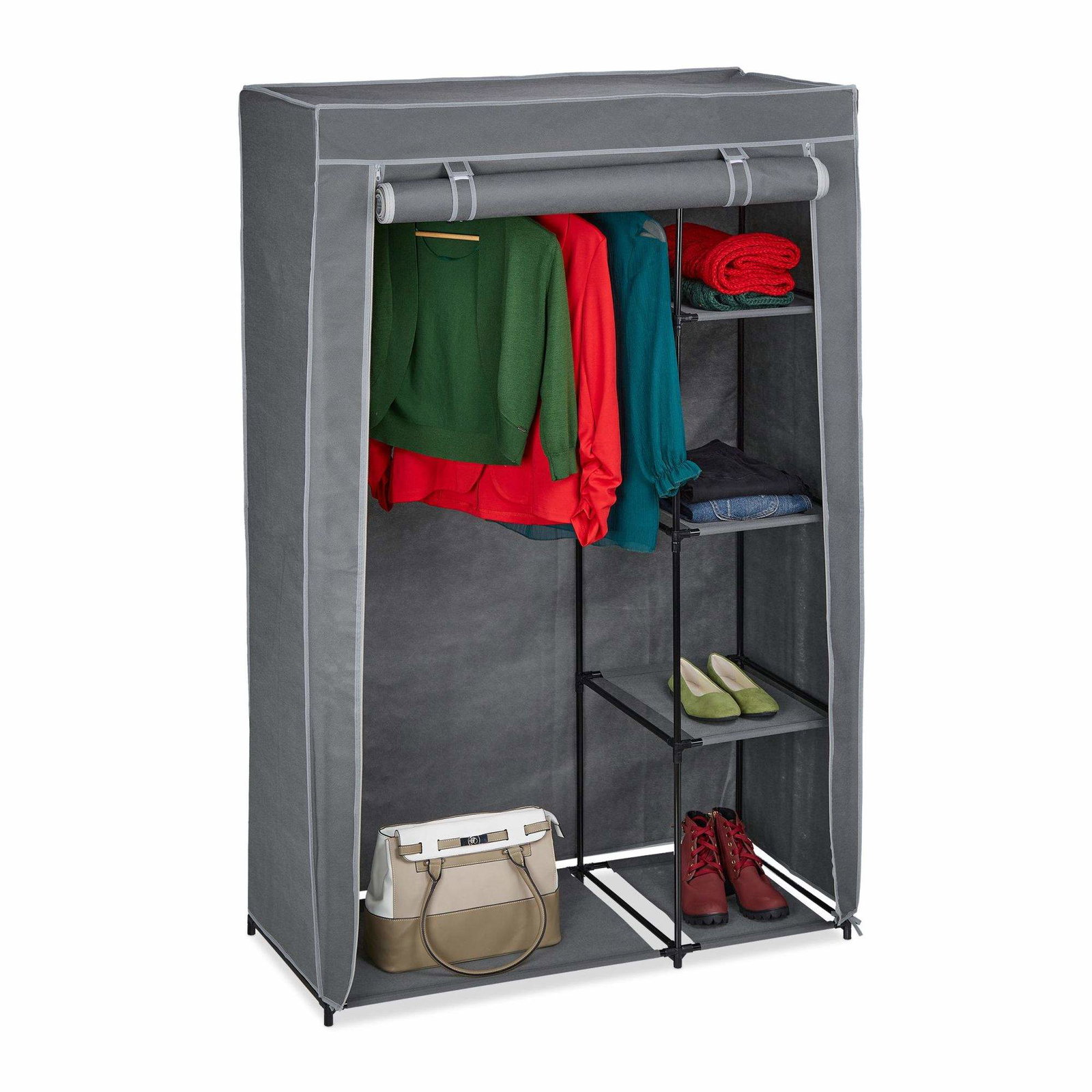 Stoffgarderobe med klesstang