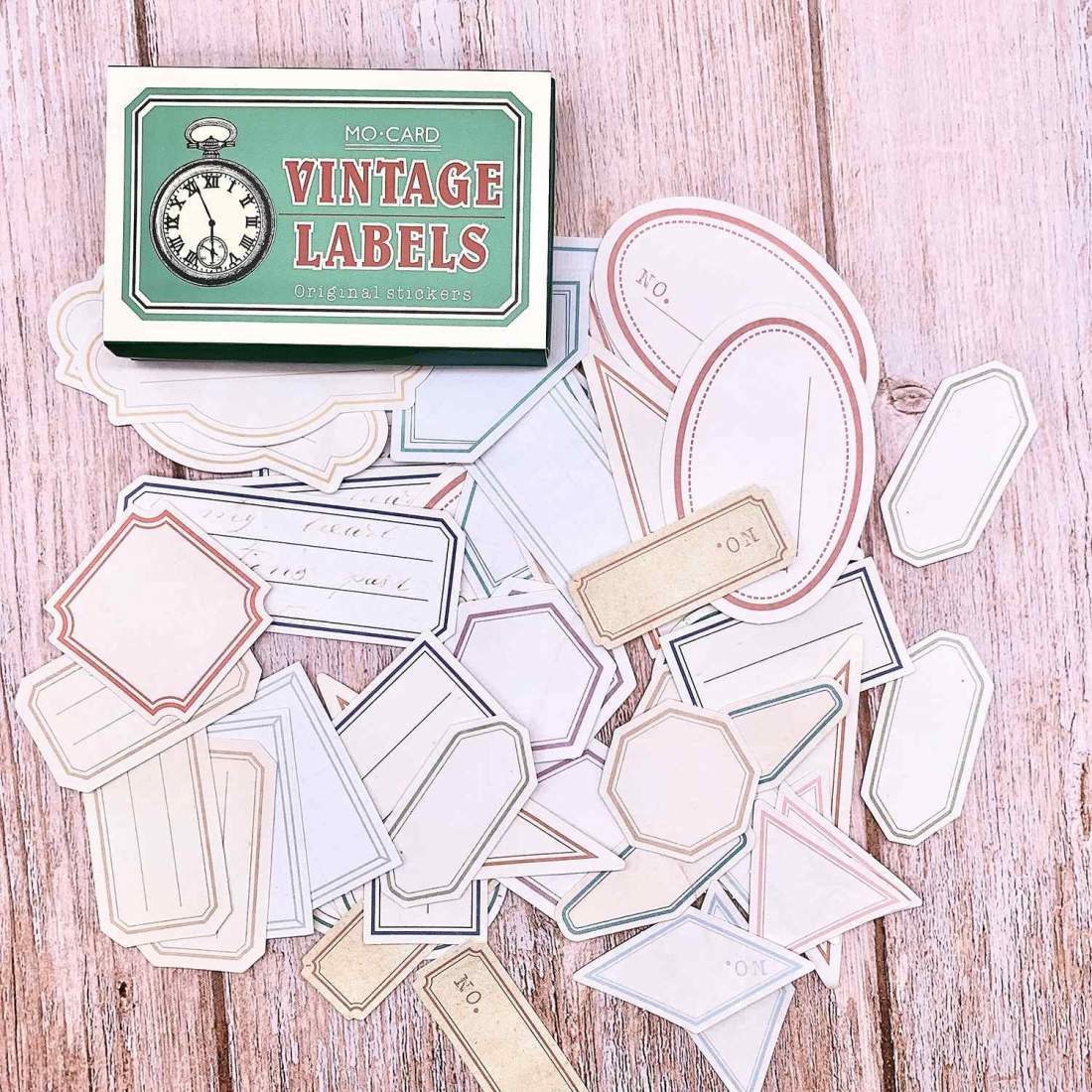 60x Klistreetiketter i Eske, Vintage - Nr. 4